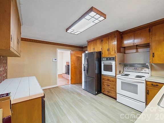 5th image of 5323 S New Hope Rd