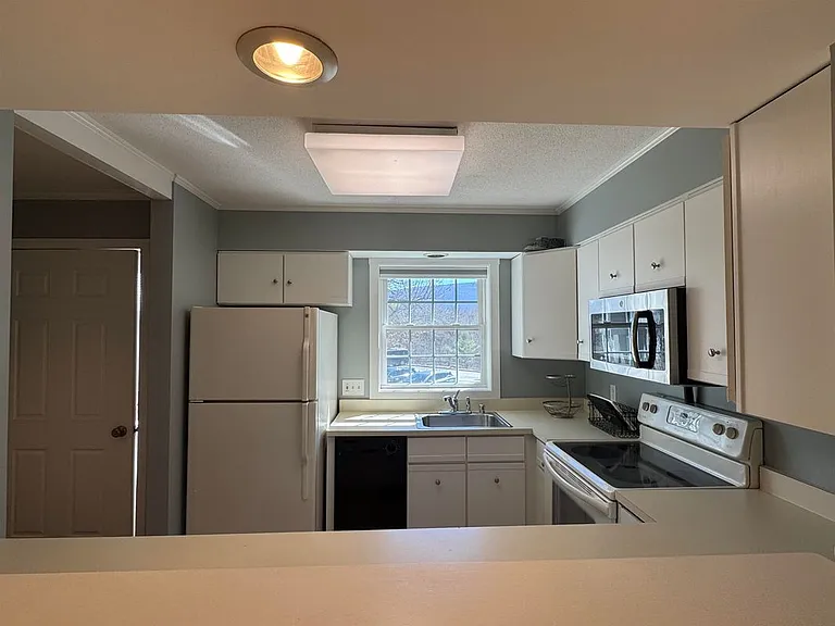 158 Riverside Hts #Townhouse 7 — Photo 7