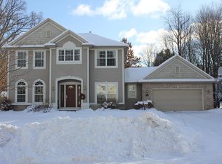 5726 Clements Mill Dr SE, Ada, MI 49301