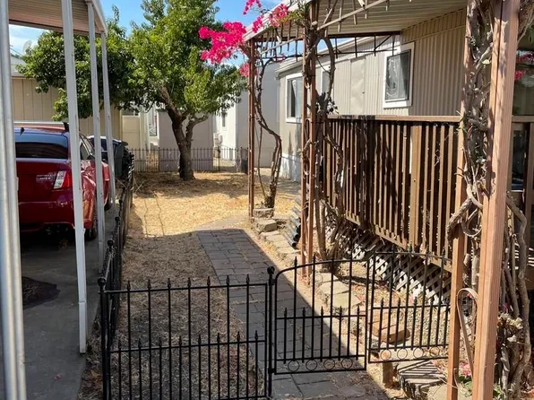 6217 Plymouth Rock Ln, Citrus Heights, CA 95621