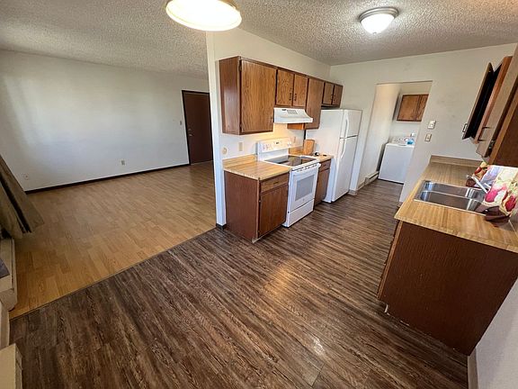 3rd image of 814 Mary Anne Dr #A