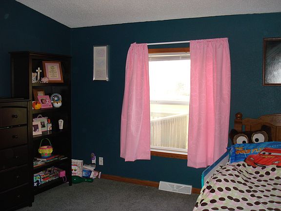 4th image of 21889 190th St