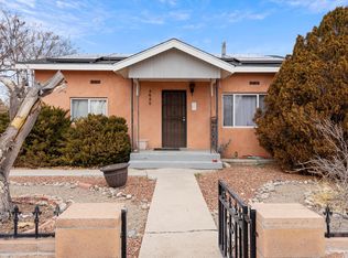 2425 Mountain Rd NW, Albuquerque, NM 87104