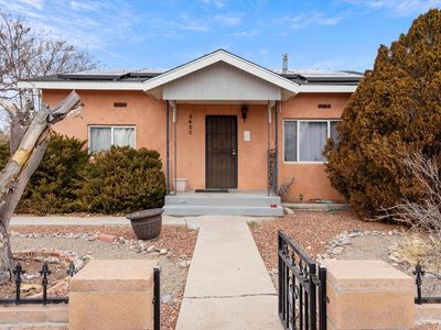 2425 Mountain Rd NW, Albuquerque, NM, 87104