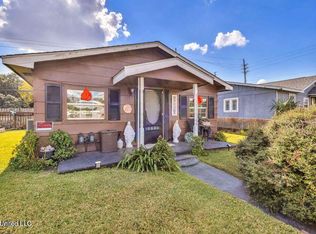 1807 School St, Ocean Springs, MS 39564