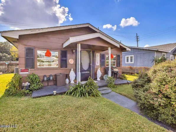 1807 School St, Ocean Springs, MS 39564