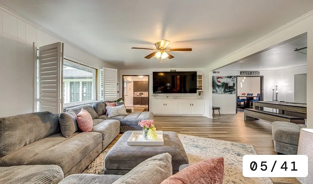 4 bed, 2800 sqft, $4,200 — Photo 2