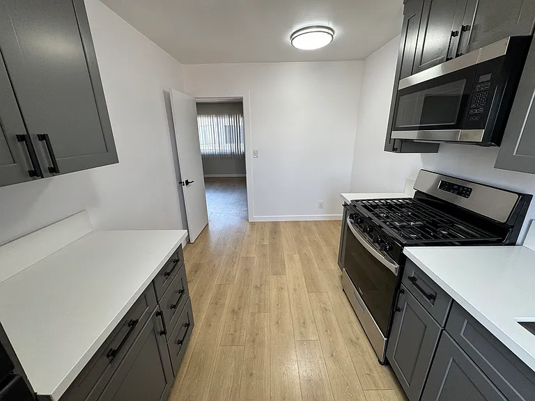 1165 N Normandie Ave — Photo 15