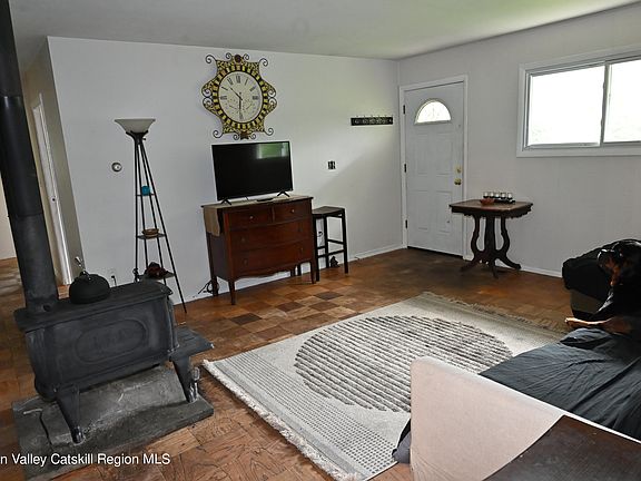 4th image of 117 Pine Street