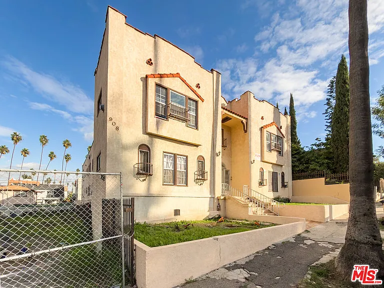 908 S Normandie Ave #7 — Photo 2