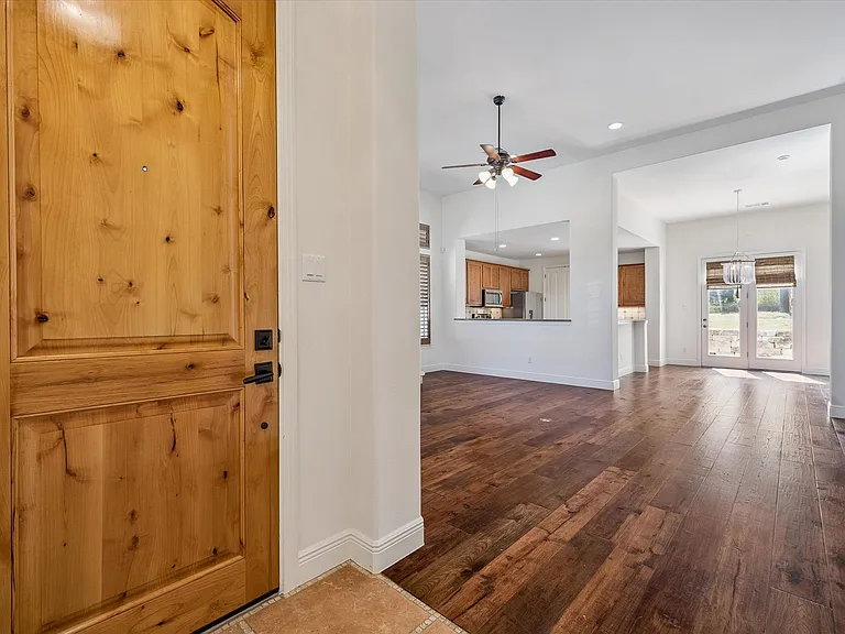 6201 River Place Blvd — Photo 1