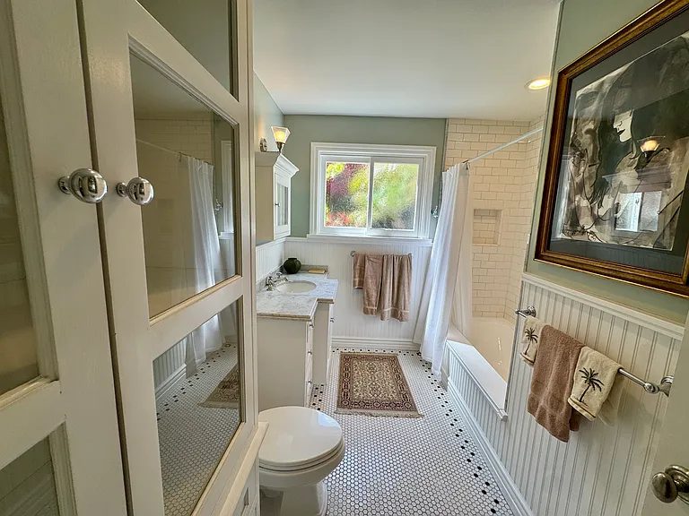 1006 Las Pulgas Rd — Photo 9