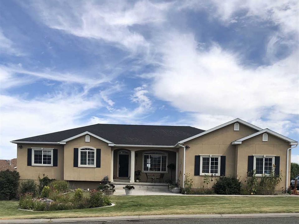 1st image of 5885 Brooke Dr
