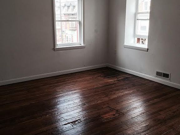 3rd image of 612 E Market St #2F