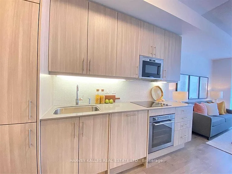 297 College St #1511 — Photo 17