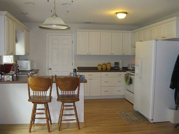 4th image of 624 E Howard St