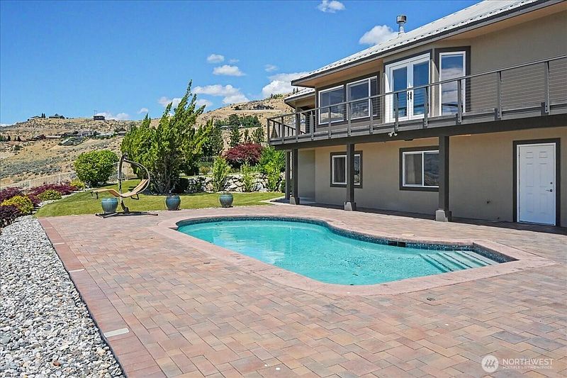 5th image of 333 Highpoint Place