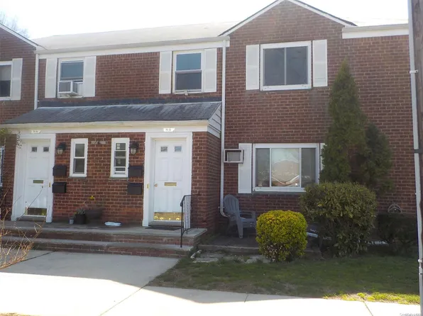 75-32 263rd Street 2nd fl, Glen Oaks, NY 11004