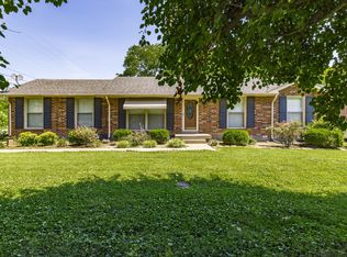 204 Wessington Pl, Hendersonville, TN 37075