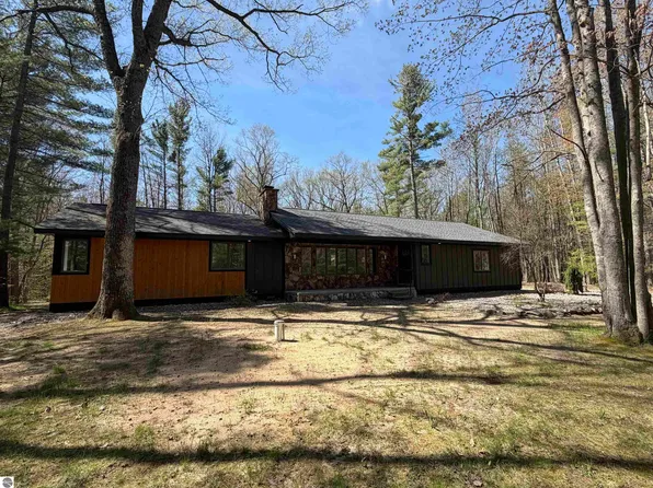 10852 Black Bear Rd NE, Kalkaska, MI 49646