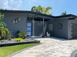 10213 3rd St E, Treasure Island, FL 33706