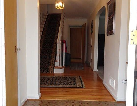 4th image of 2644 Densmore Dr