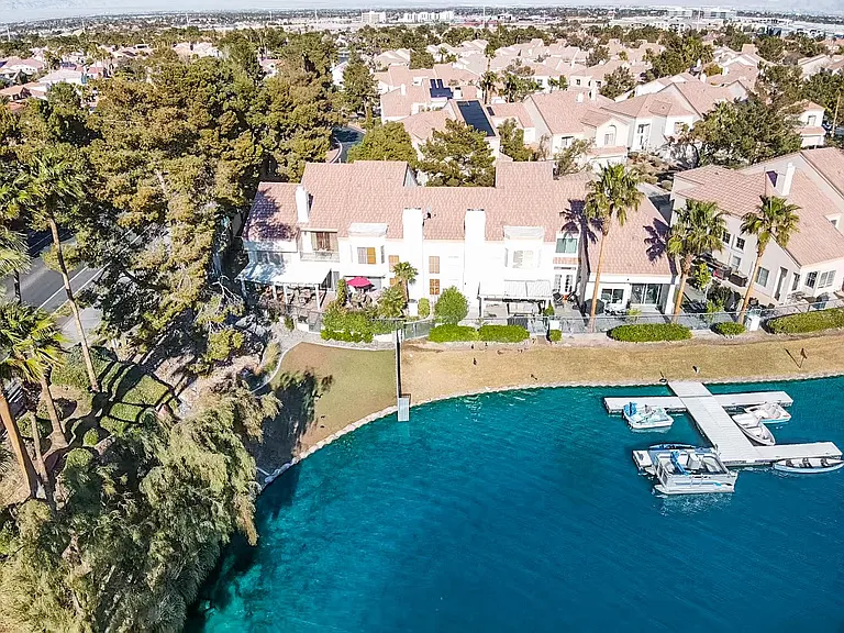 2657 Seashore Dr — Photo 44