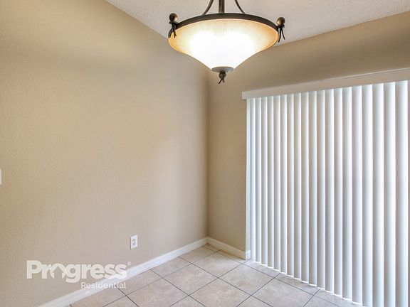 4th image of 1303 Windy Bluff Dr