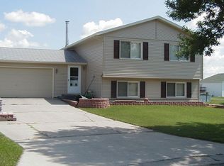 3045 16th Ave S, Moorhead, MN 56560