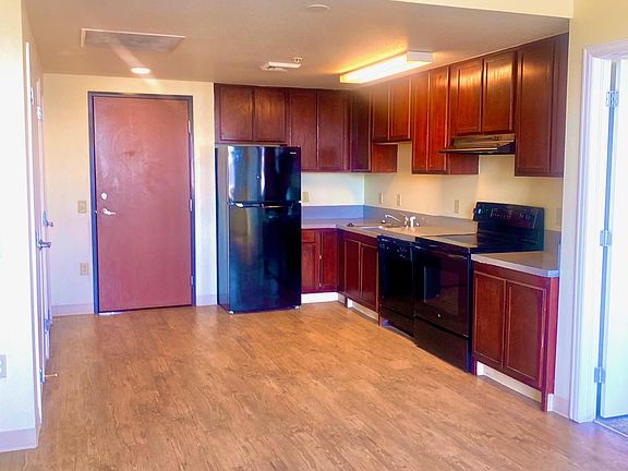 3rd image of 1316 26th St Unit 104
