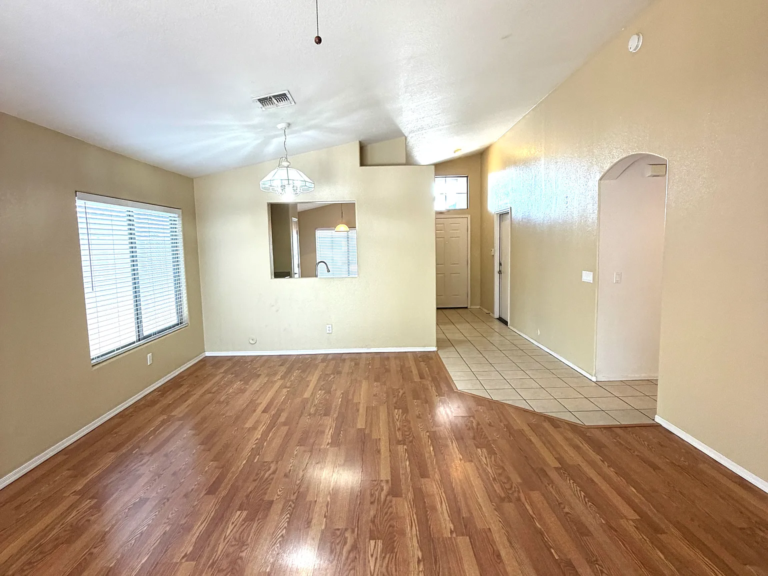 3 bed, 1544 sqft, $2,195 — Photo 2