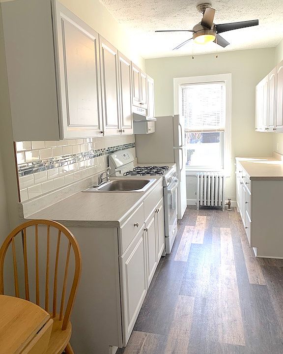 1st image of 3418 Crescent St Floor 1