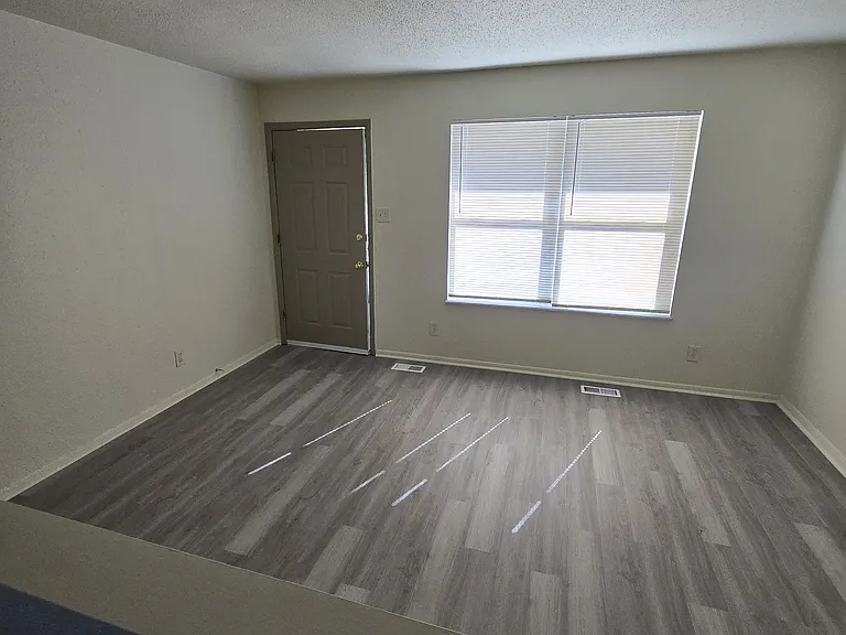 1715 Partridge Dr — Photo 3