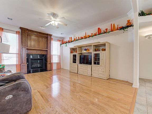 5th image of 221 Marbel Dr