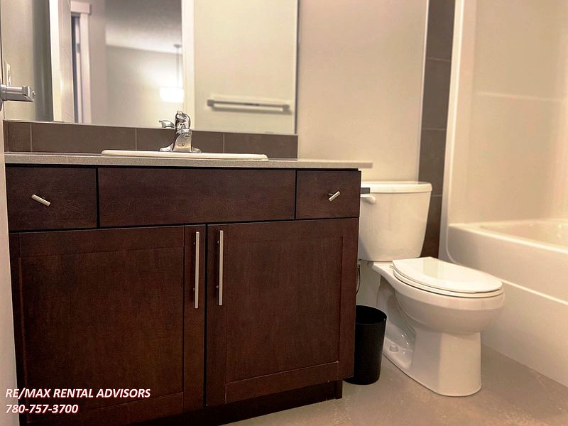Edmonton Apartment for rent - 3 Bedrooms — photo 15