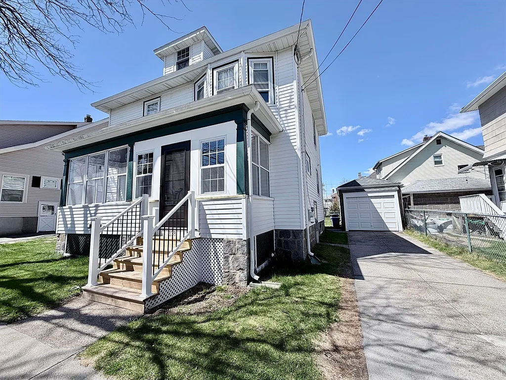 Building Photo - 138 Davis St