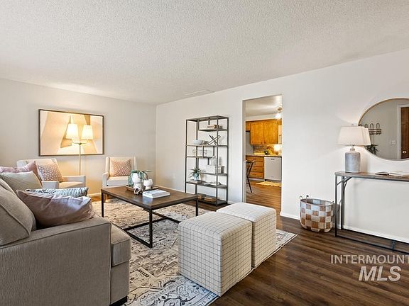5th image of 2035 N Patricia Ave