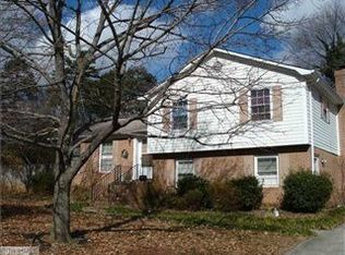 312 Village Ln, Greensboro, NC 27409