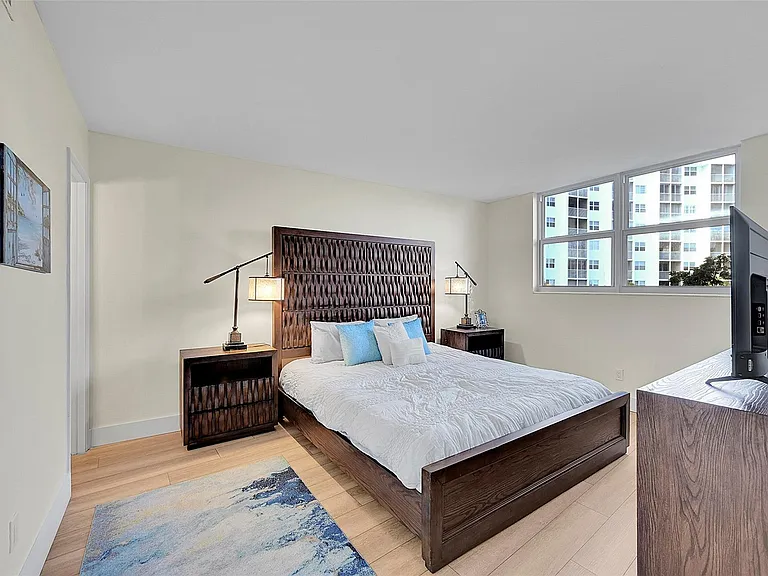 2731 NE 14th Street Cswy #421 — Photo 12