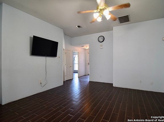 4th image of 3040 Pine Valley Dr