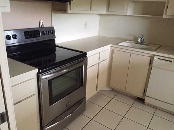 3rd image of 800 Cypress Grove Dr APT 405