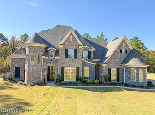 349 Poplar Ln, Holly Springs, MS 38635