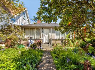 4137 McGill St, Burnaby, BC V5C1M7
