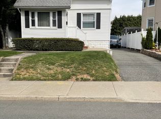 5197 Amboy Rd, Staten Island, NY 10312