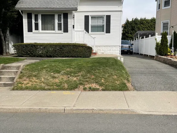 5197 Amboy Rd, Staten Island, NY 10312