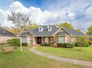 10530 Hunters Ridge Dr, Mobile, AL 36695