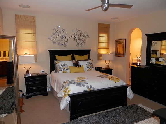 5th image of 3198 S Cambridge Dr Unit B