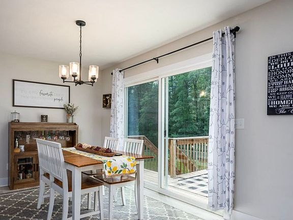 4th image of 458 Windchime Dr