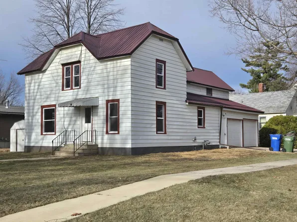 130 5th Ave E, Cresco, IA 52136