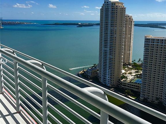 2nd image of 325 Biscayne Blvd APT 4021